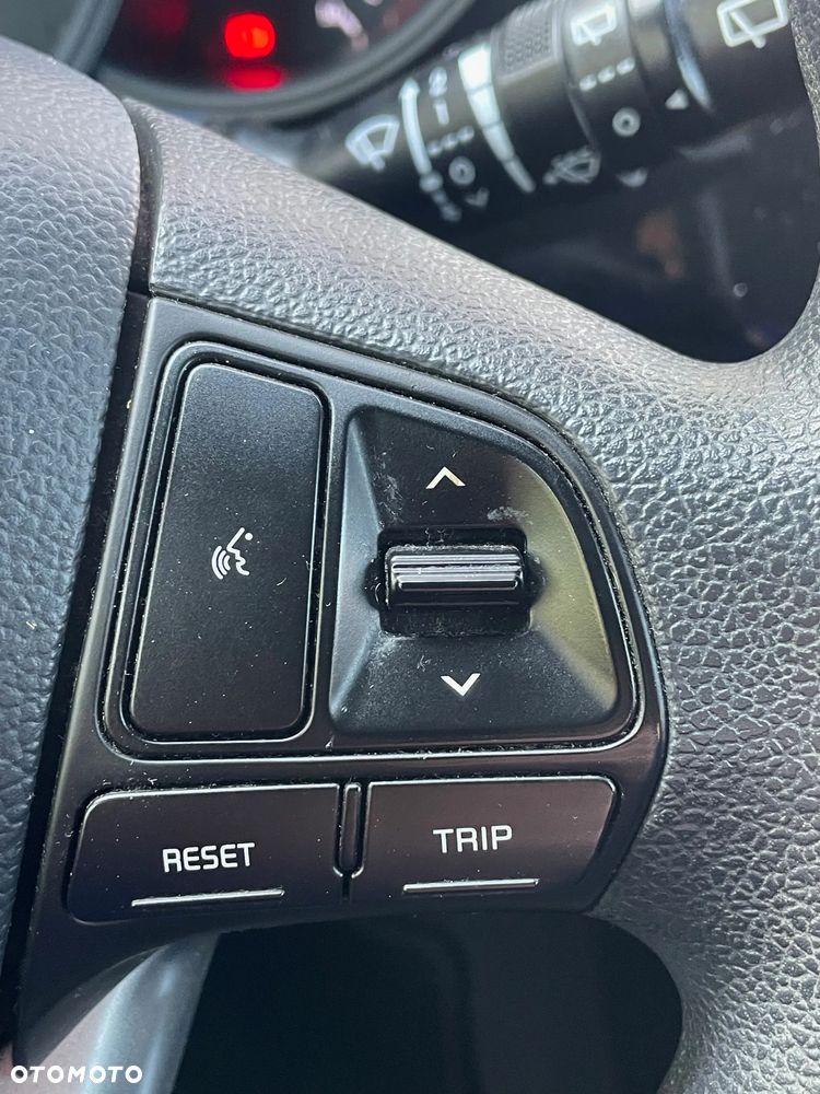 Kia Rio 1.2 Edition 7 - 17