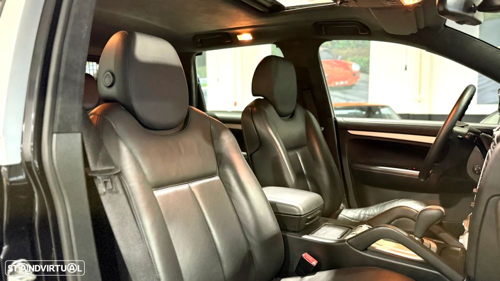 Porsche Cayenne Turbo - 12