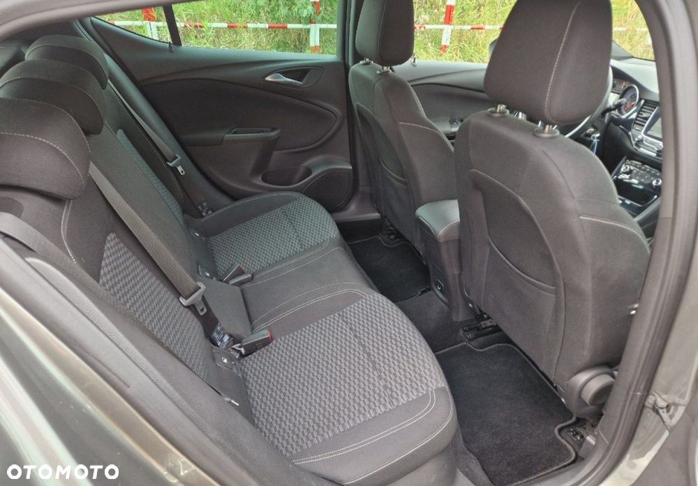Opel Astra 1.4 Turbo Dynamic - 31