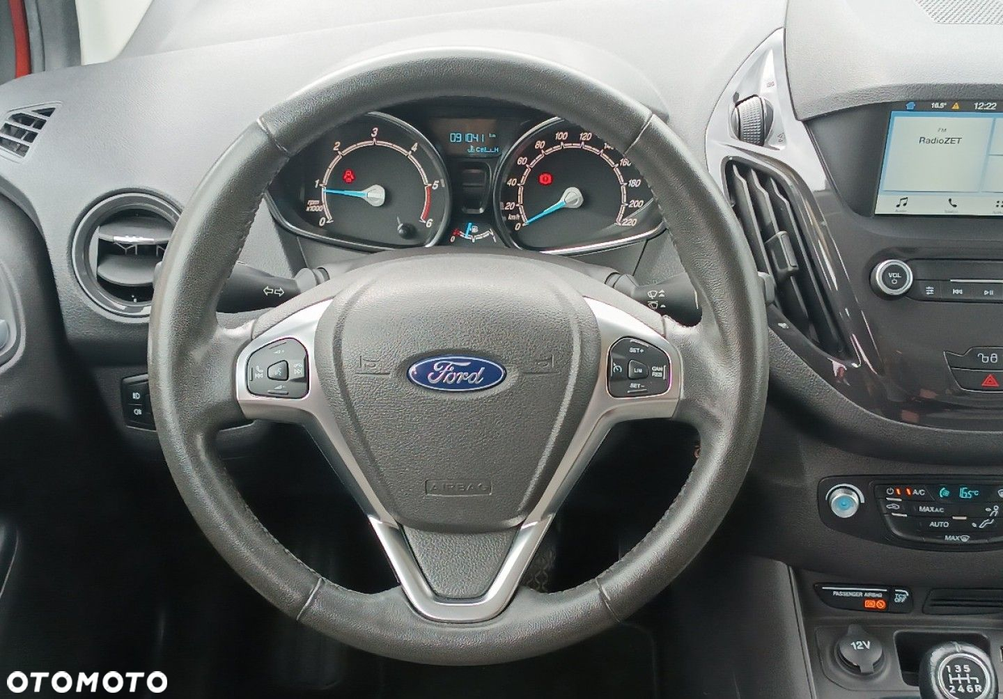 Ford Tourneo Courier - 26