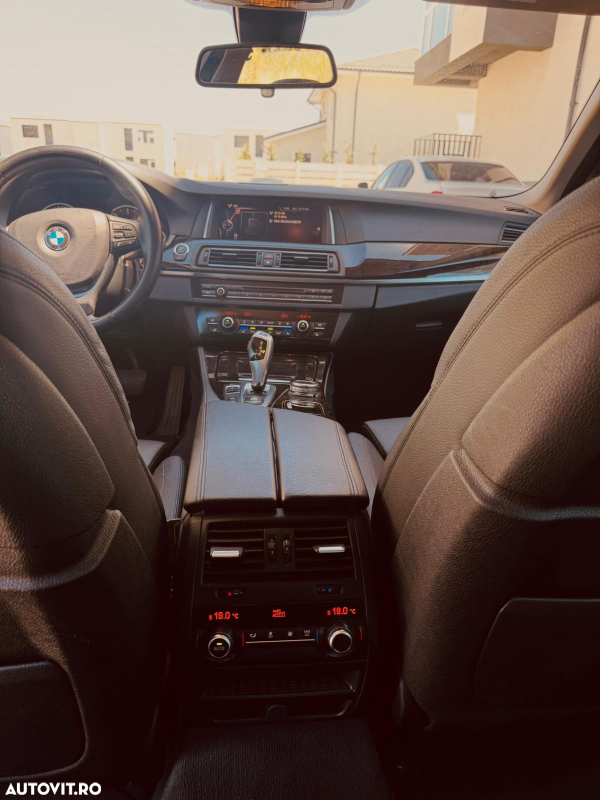 BMW Seria 5 525d xDrive Touring Aut. Luxury Line - 10