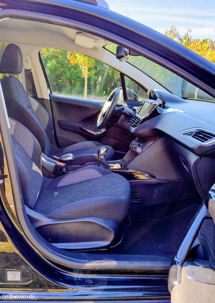 Peugeot 2008 1.5 BlueHDi Signature - 10