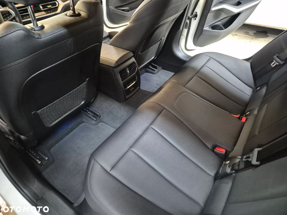 BMW Seria 3 - 10