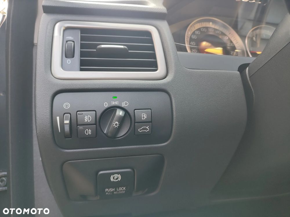 Volvo V70 D4 Geartronic Edition - 25