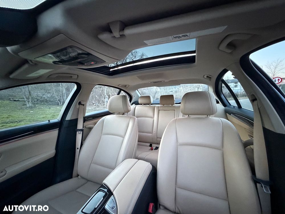 BMW Seria 5 535i xDrive - 23