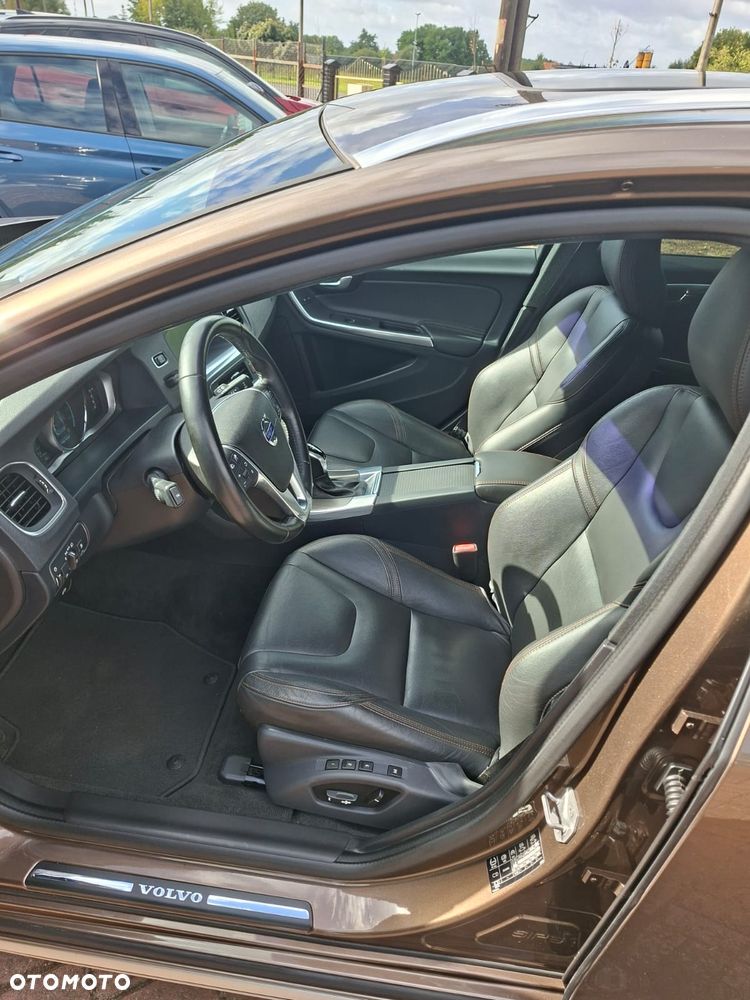 Volvo V60 Cross Country D4 Drive-E Summum - 4
