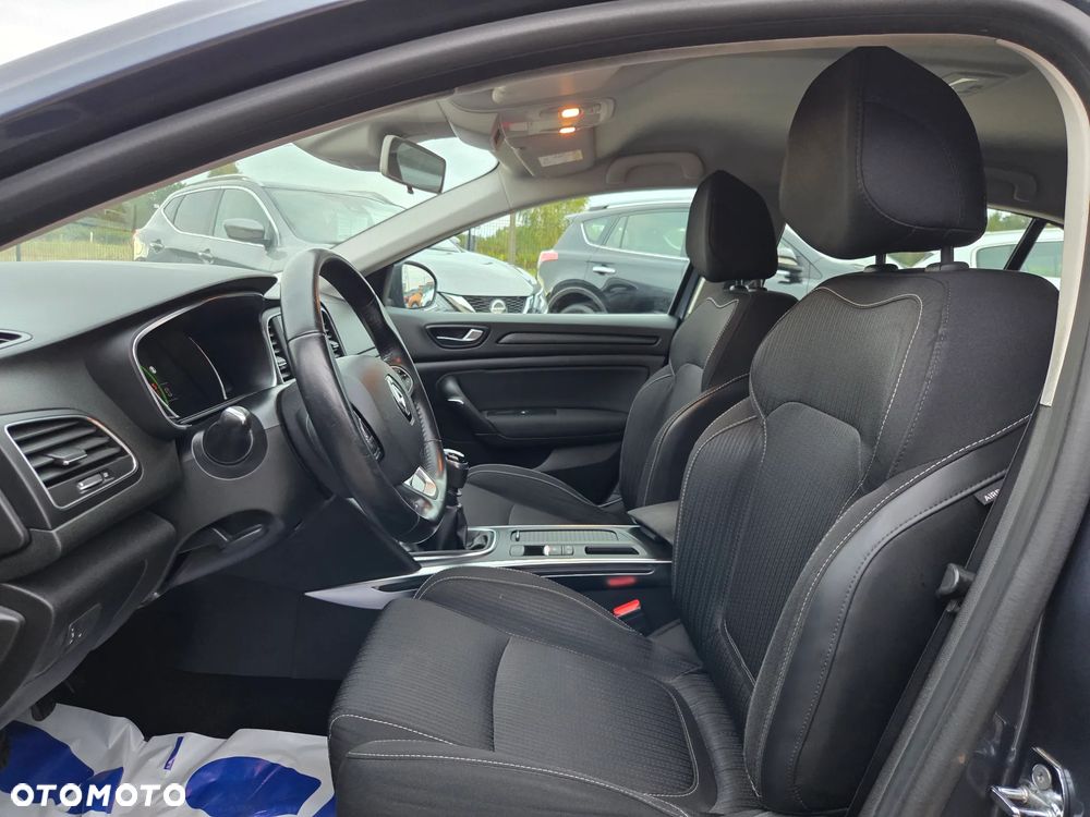 Renault Megane 1.5 Blue dCi Intens - 28
