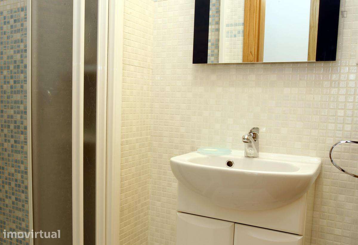 Quarto - localizado em Alameda Lisbon - Grande imagem: 5/13