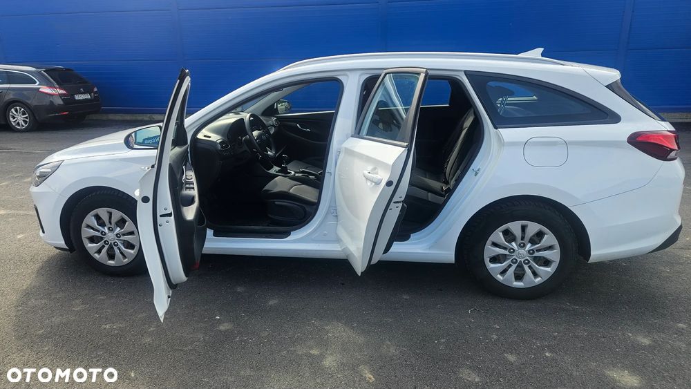 Hyundai i30 1.6 D Classic + - 5