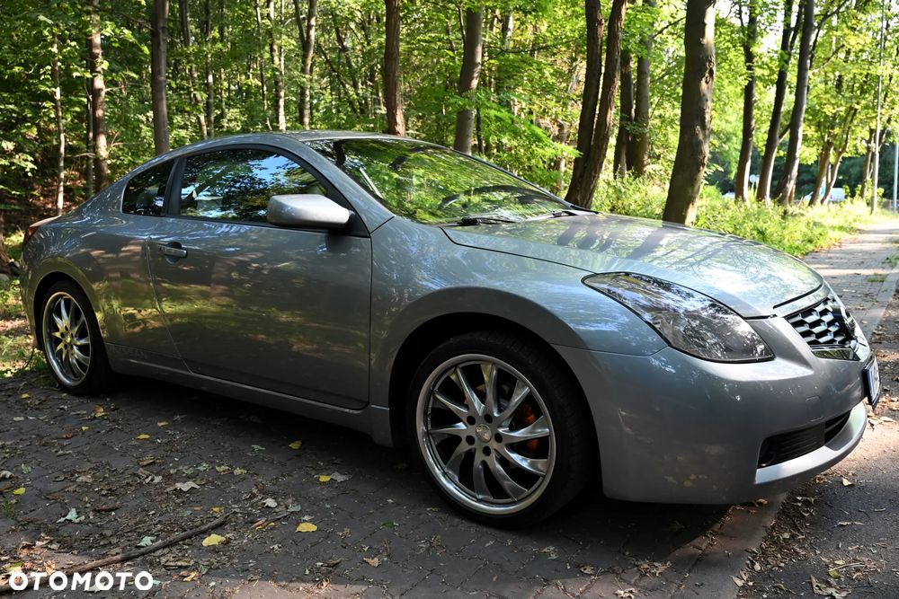 Nissan Altima - 4