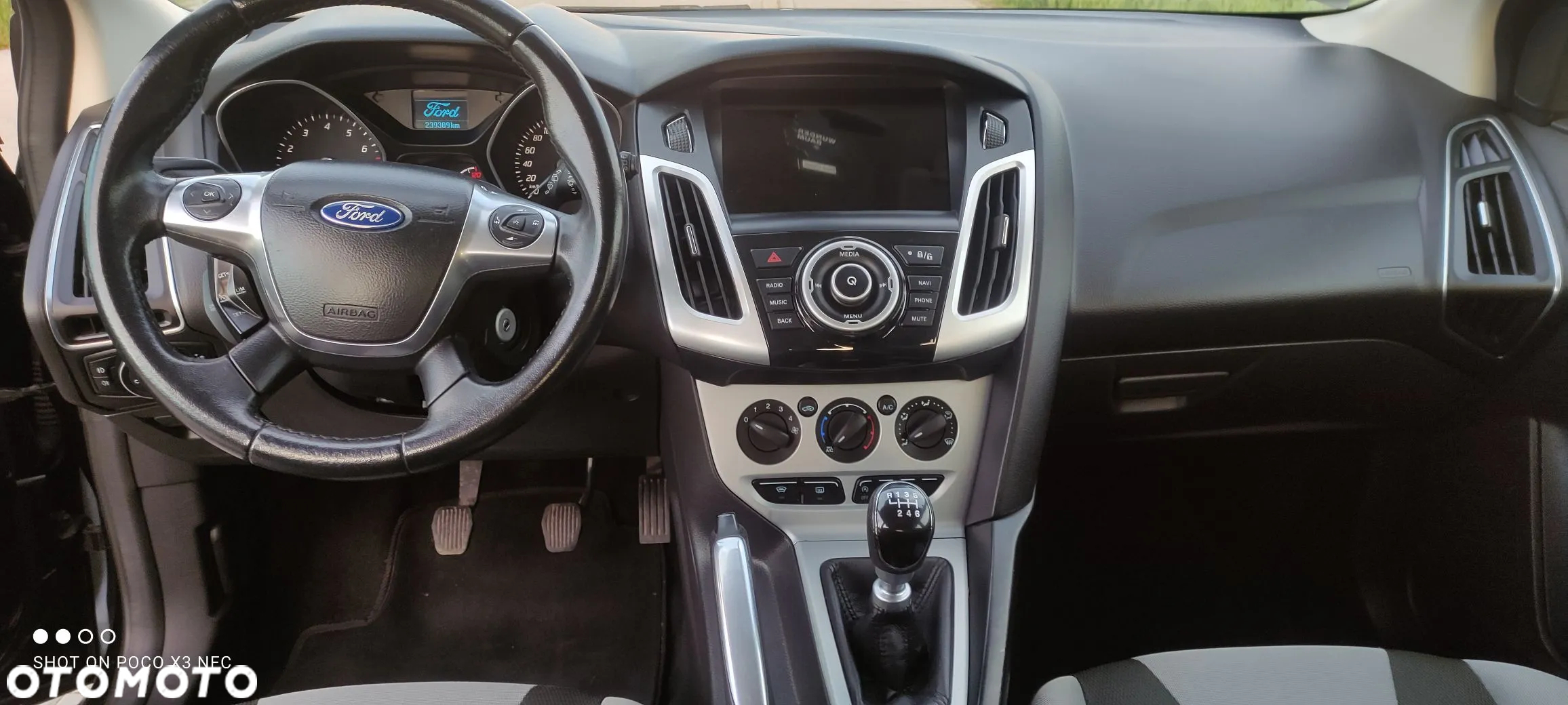 Ford Focus 1.6 EcoBoost Titanium - 15