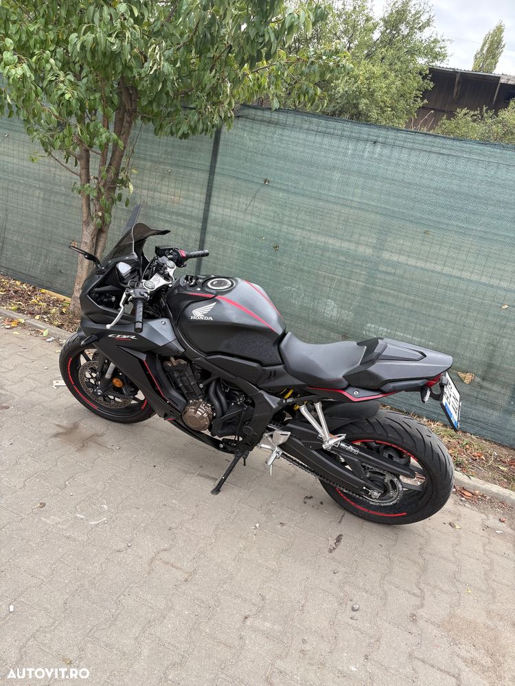 Honda CBR 650R - 9