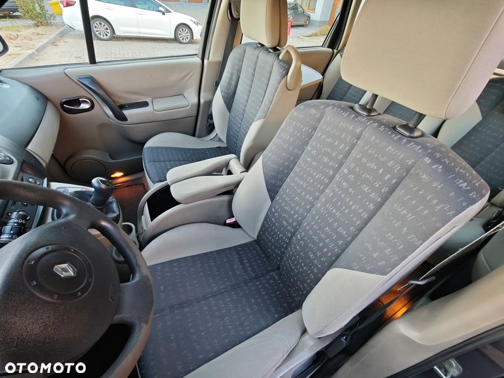 Renault Scenic 1.5 dCi Emotion - 16