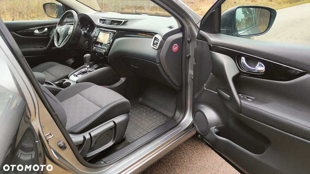 Nissan Qashqai 1.6 dCi Xtronic TEKNA+ - 26