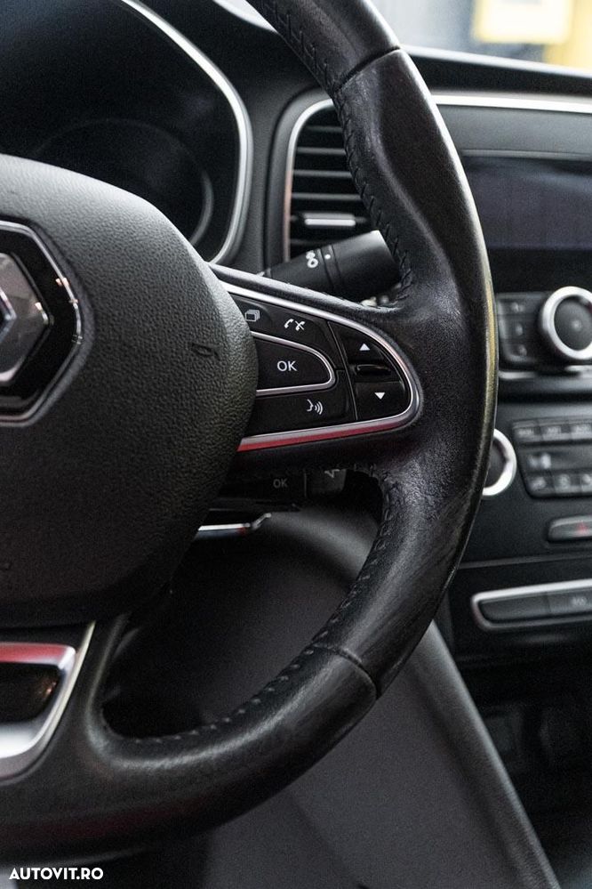 Renault Megane TCe 140 GPF EDC ZEN - 22