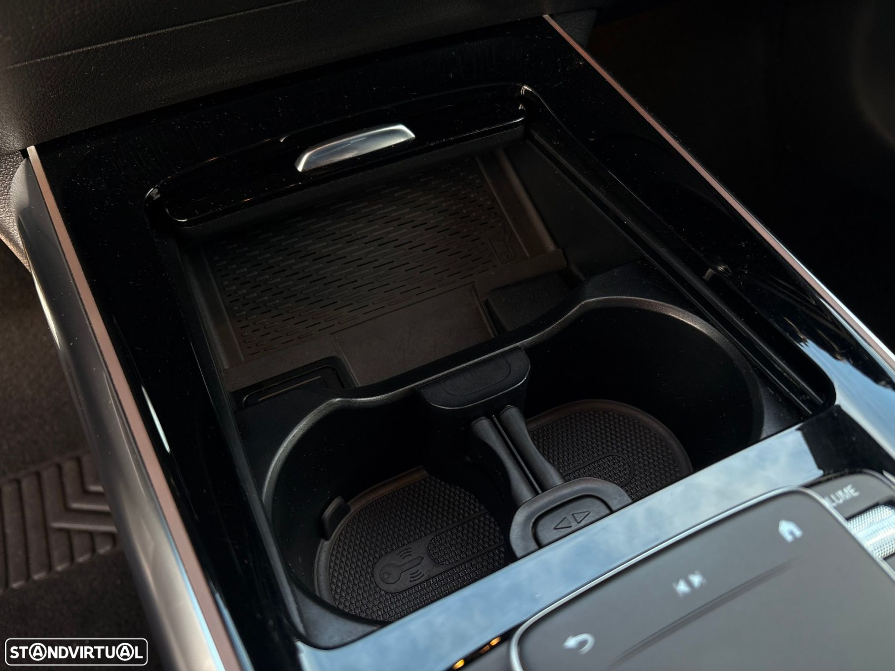 Mercedes-Benz GLA 250 e AMG Line - 32