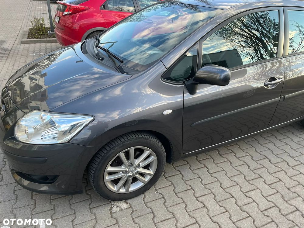 Toyota Auris 1.6 VVT-i Luna MM - 10
