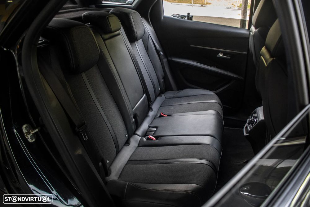 Peugeot 3008 1.6 PureTech GT EAT8 - 29