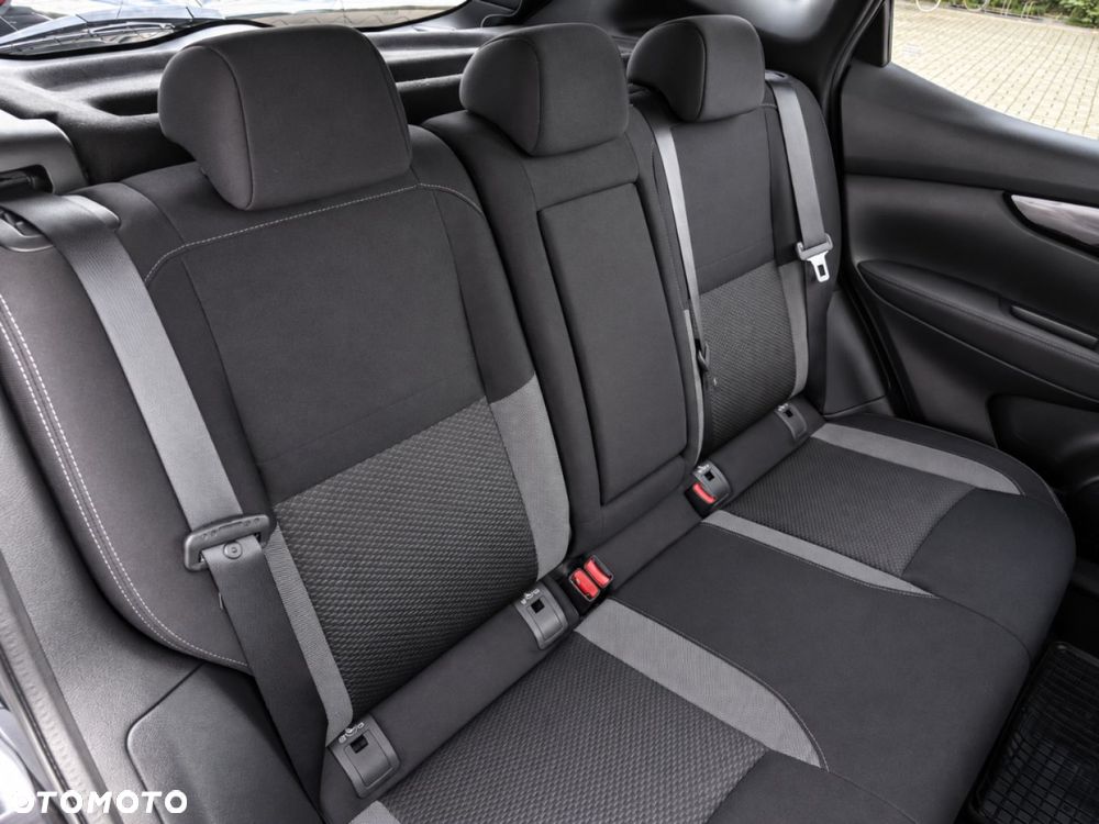 Nissan Qashqai 1.3 DIG-T N-Connecta - 35