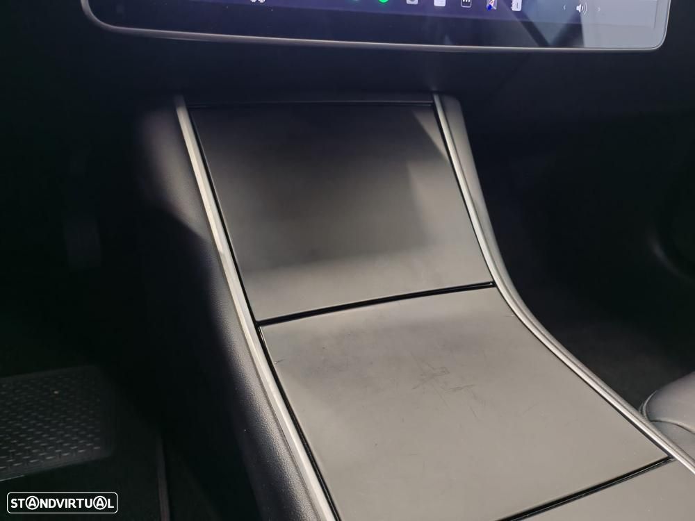 Tesla Model 3 Long Range Tração Traseira - 27