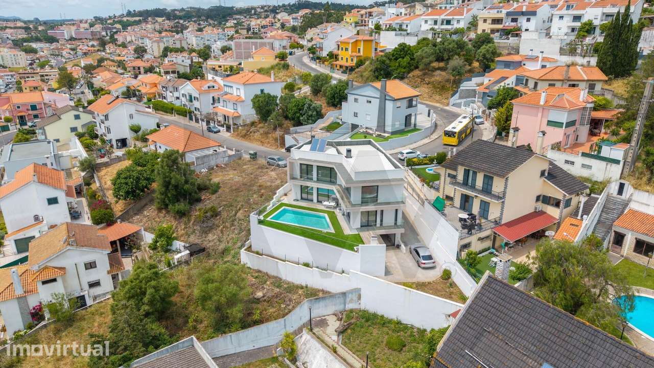 Moradia T4 com piscina, suite, espaço multiusos e vista aberta sobre o - Grande imagem: 5/25
