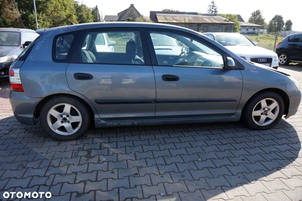 HONDA CIVIC VII LIFT 5D HB 2005 NH674P 1.6 16V D16V1 110KM SZARY COSMIC na części - 6