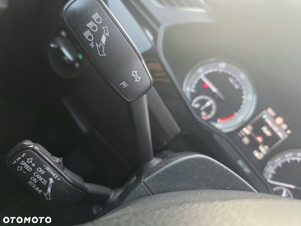 Skoda Superb 2.0 TDI 4x4 L&K DSG - 22