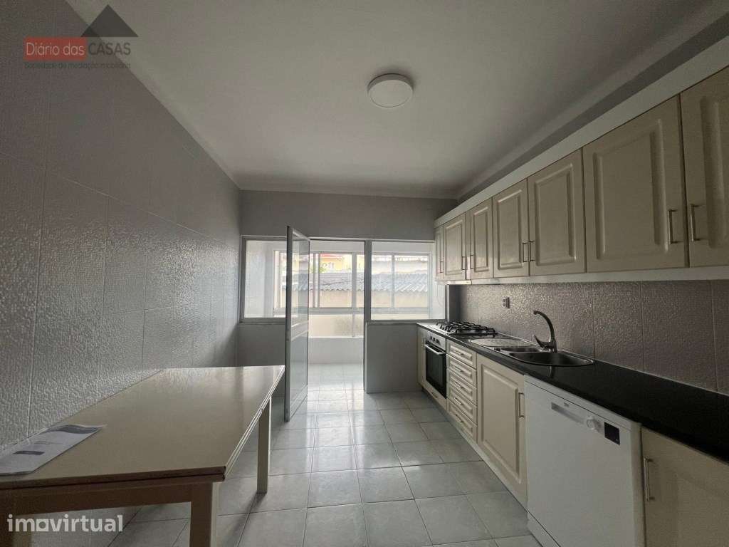 Apartamento T3 Bairro Norton de Matos - Coimbra - Portugal - Grande imagem: 2/20