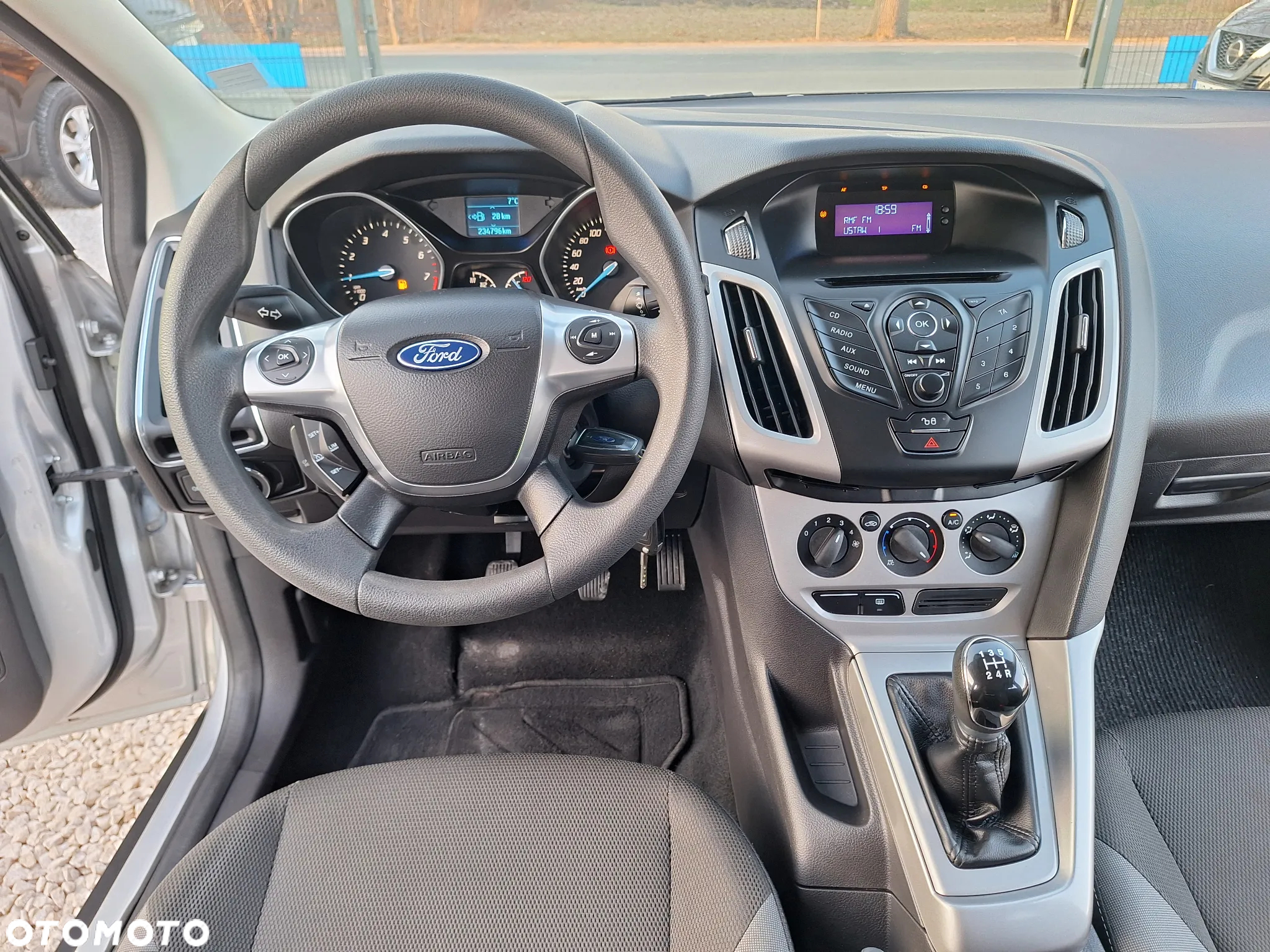 Ford Focus 1.6 Ambiente - 17