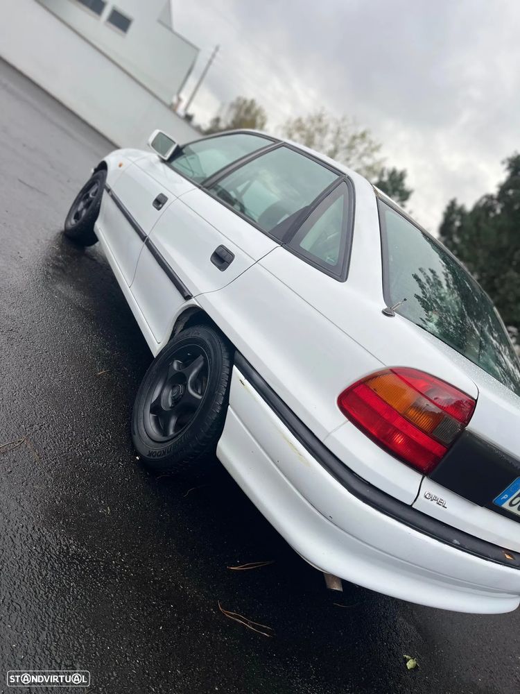 Opel Astra 1.4i 16V - 2