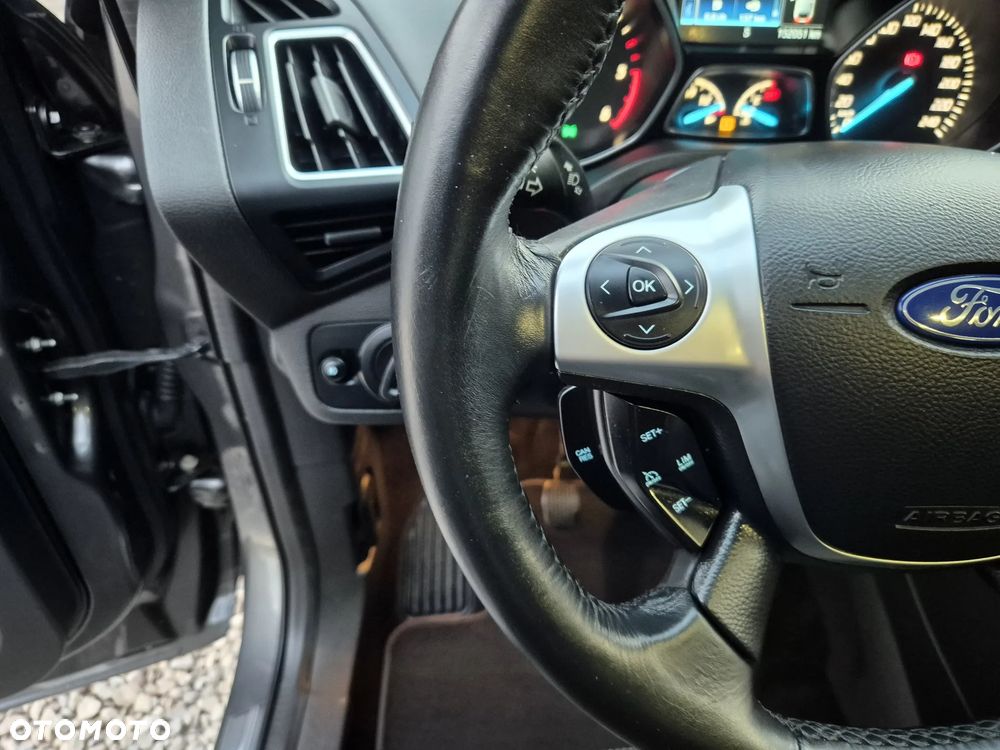 Ford Kuga 2.0 TDCi 2x4 Titanium - 30