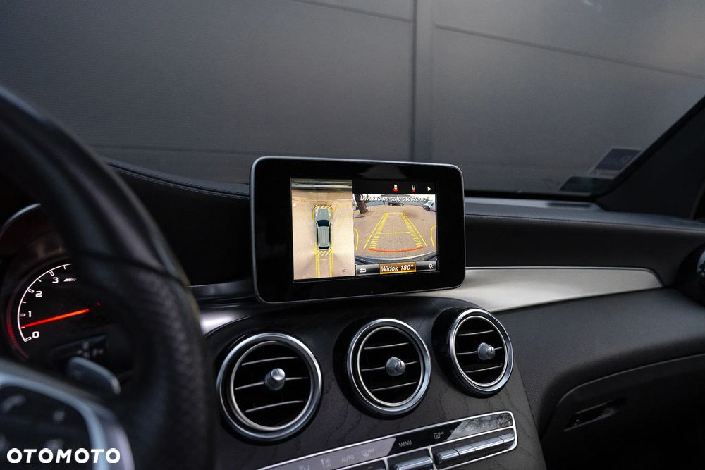 Mercedes-Benz GLC - 24