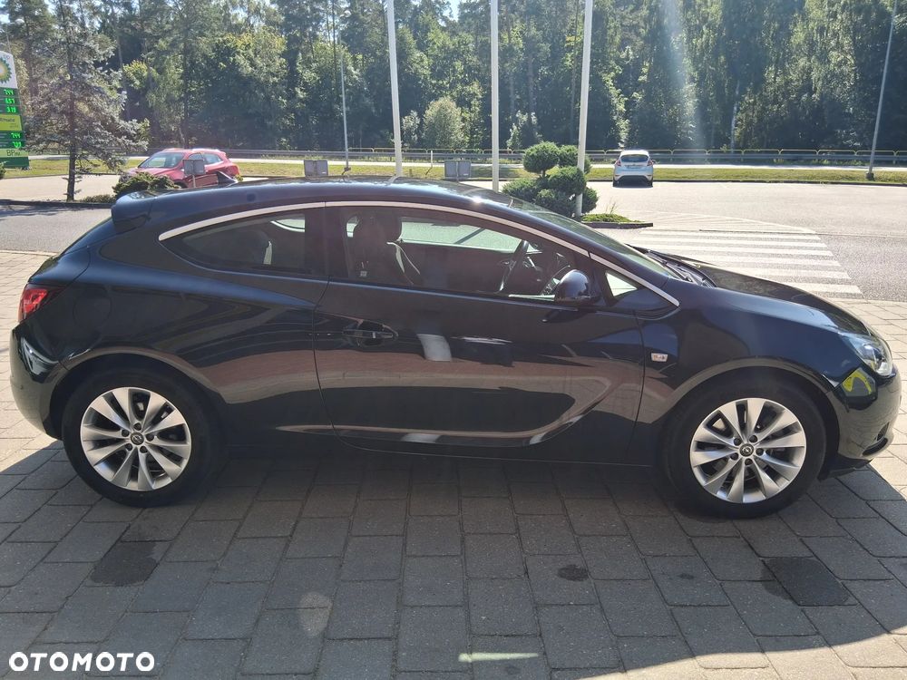 Opel Astra 2011 photo 5