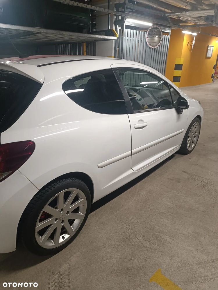 Peugeot 207 RC - 2