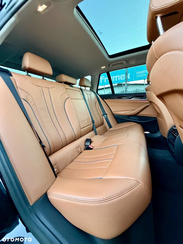 BMW Seria 5 525d Luxury Line - 34