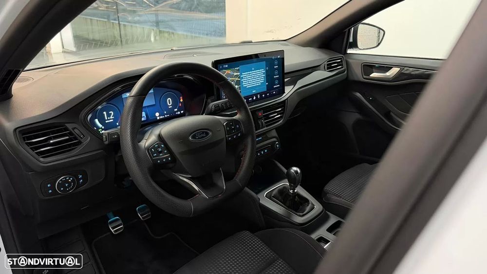 Ford Focus 1.0 EcoBoost MHEV ST-Line - 17