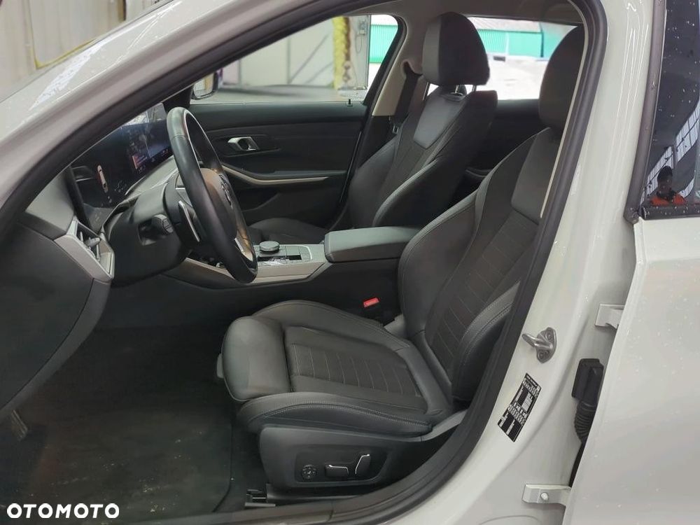 BMW Seria 3 318i Business Edition sport - 7