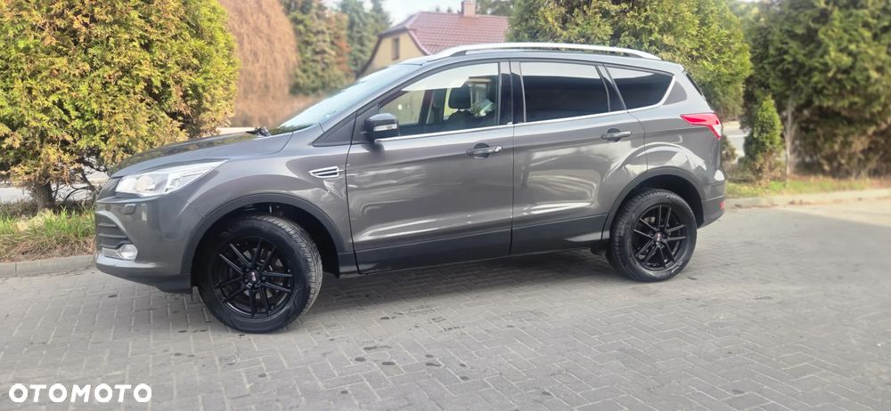 Ford Kuga 1.5 EcoBoost 2x4 Titanium - 6
