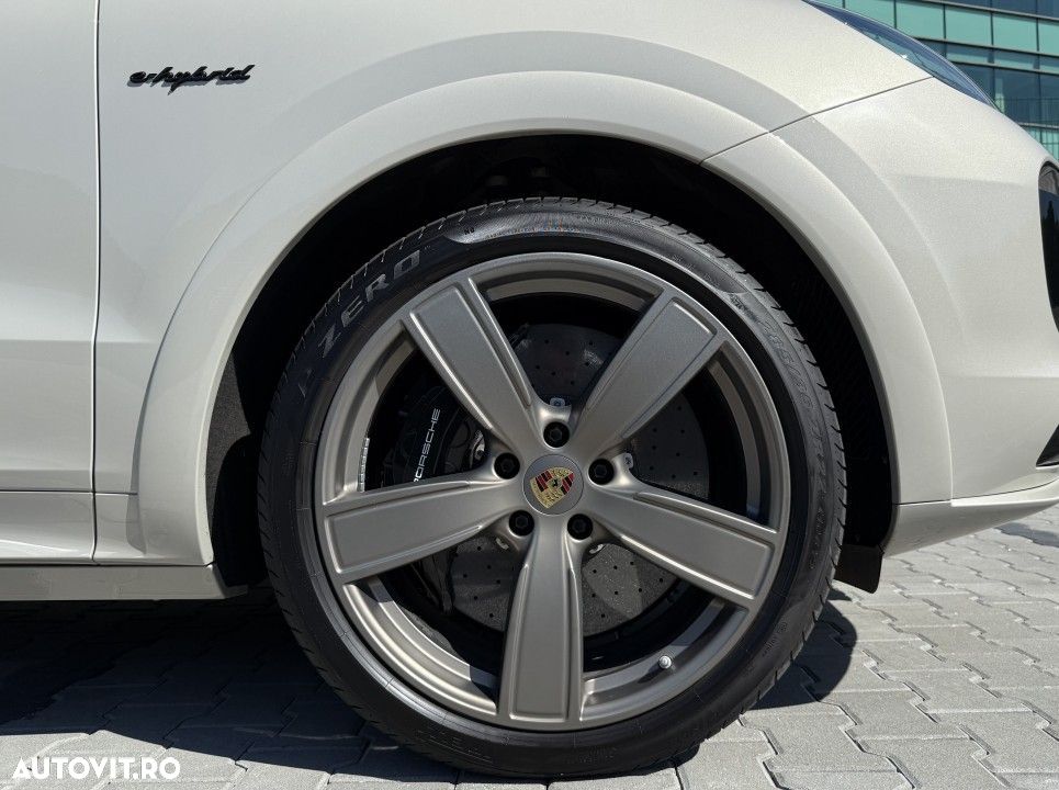 Porsche Cayenne - 35
