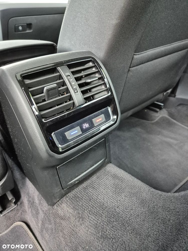 Volkswagen Passat 2.0 TDI (BlueMotion Technology) DSG Comfortline - 11