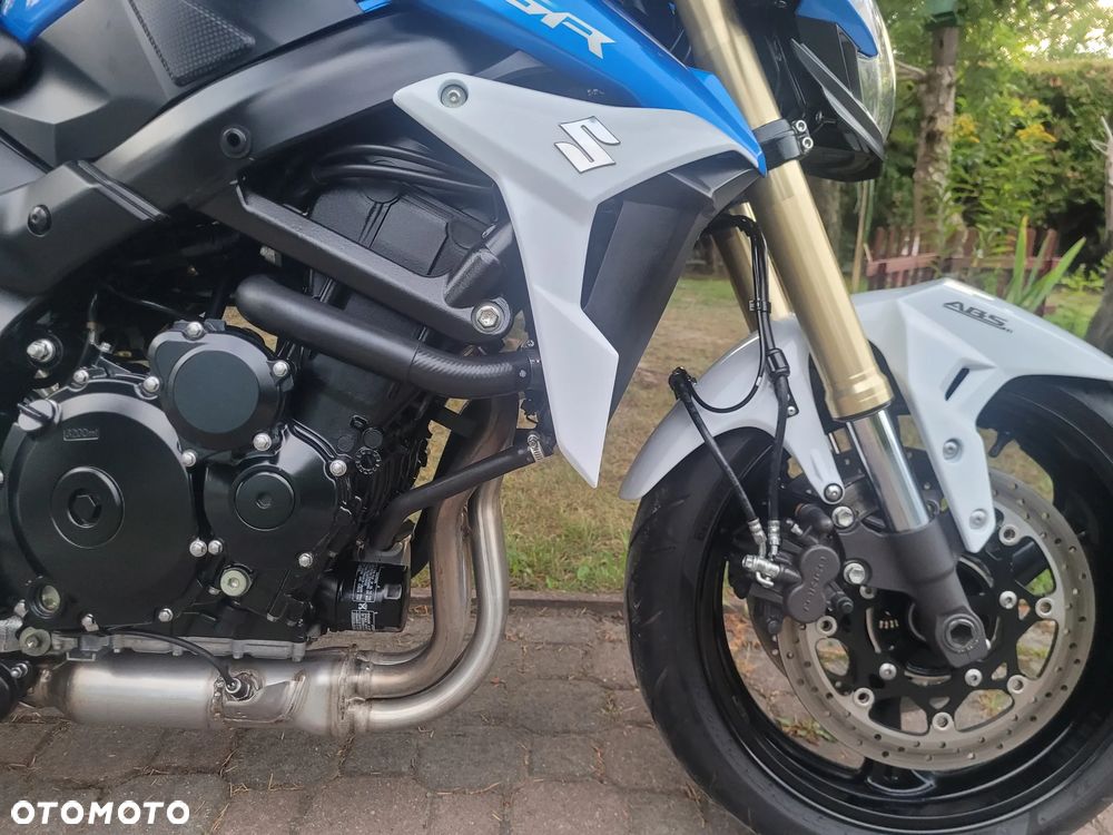 Suzuki GSR - 7
