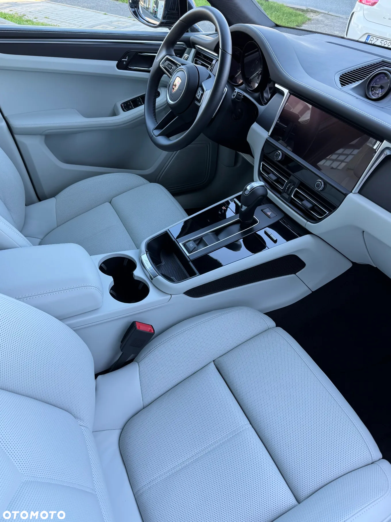 Porsche Macan T - 18