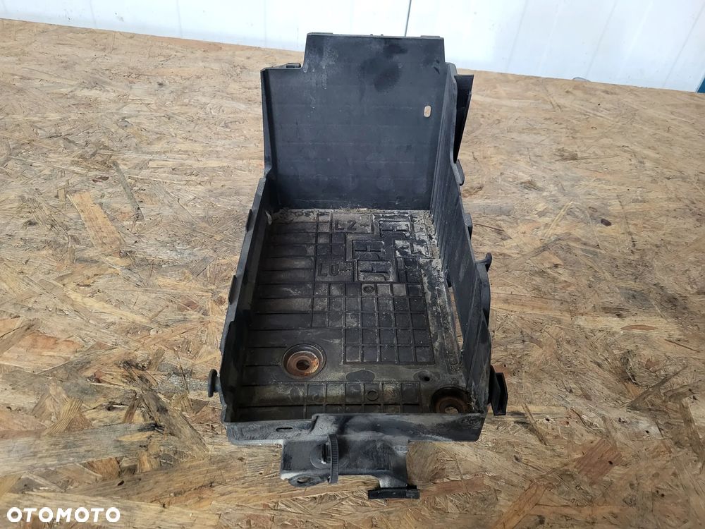 Obudowa podstawa akumulatora Peugeot 208 - 2