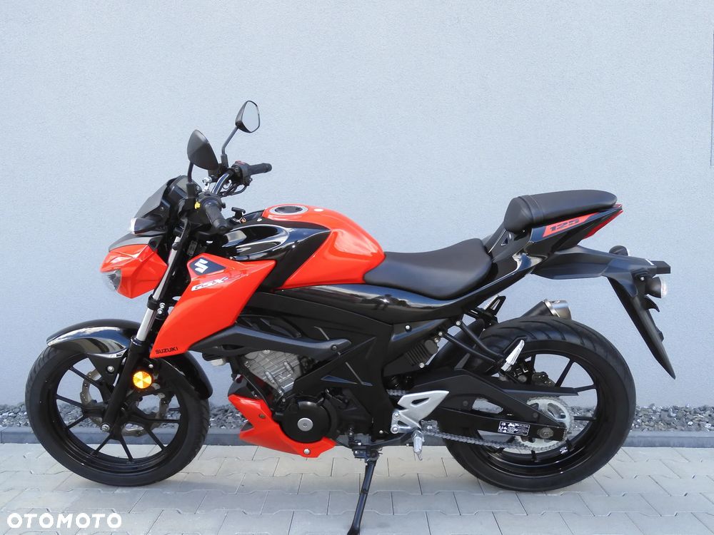 Suzuki GSX - 26