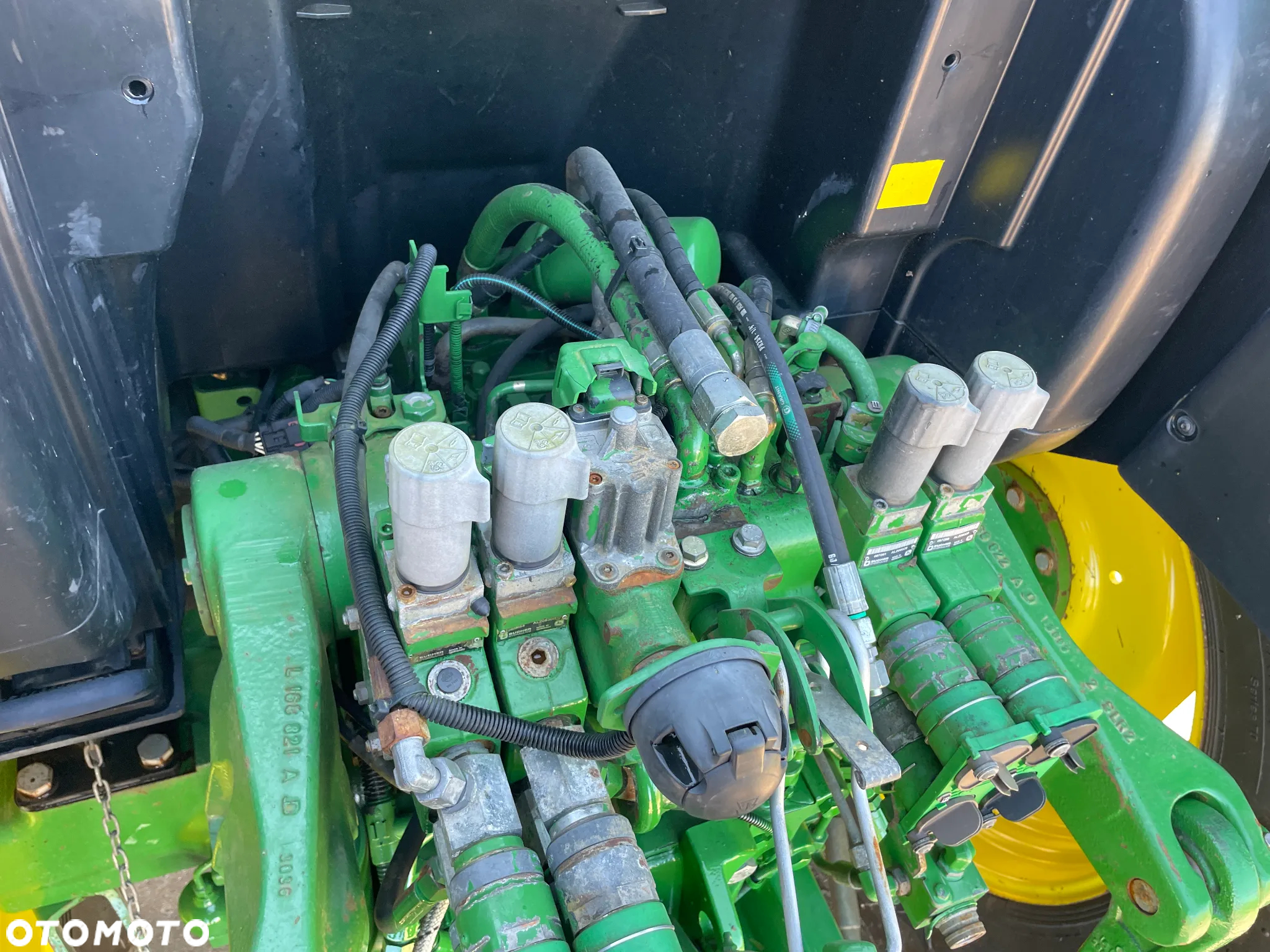 John Deere 6140R - 13