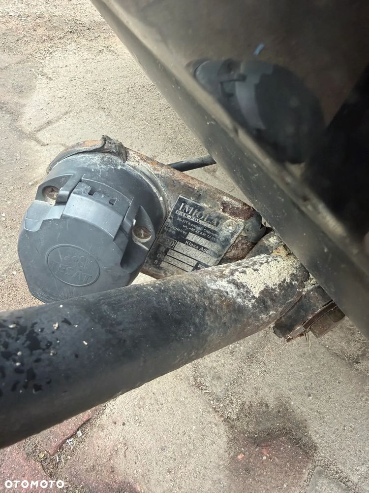 Audi A8D2 hak samochodowy z tabliczką - 2