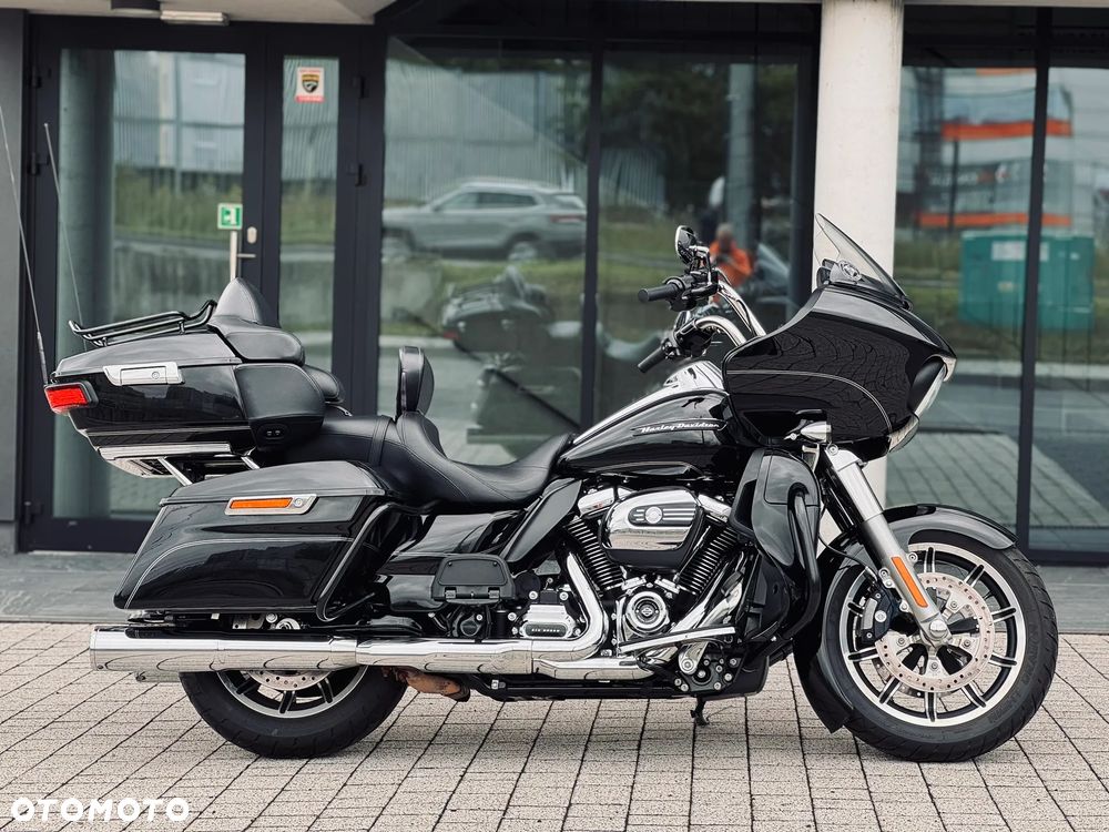 Harley-Davidson Touring Road Glide - 2