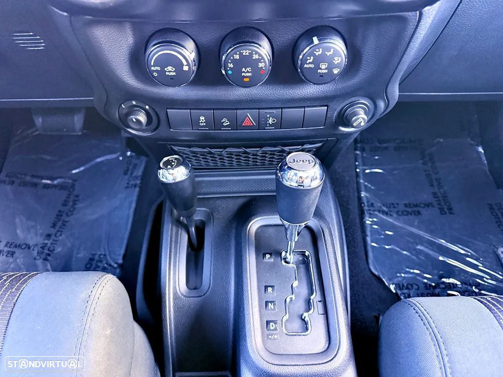 Jeep Wrangler Unlimited 2.8 CRD ATX Sahara Adventure Edition - 18