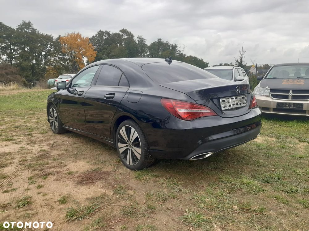 Mercedes-Benz CLA 180 Peak Edition - 5