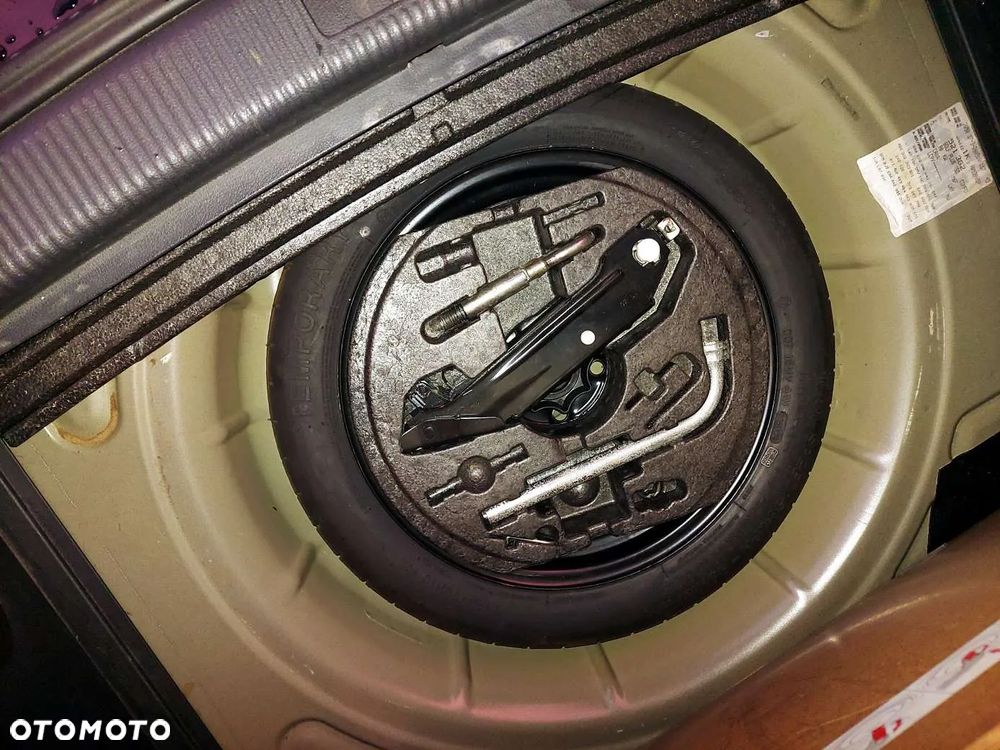 Volkswagen Golf Plus - 9